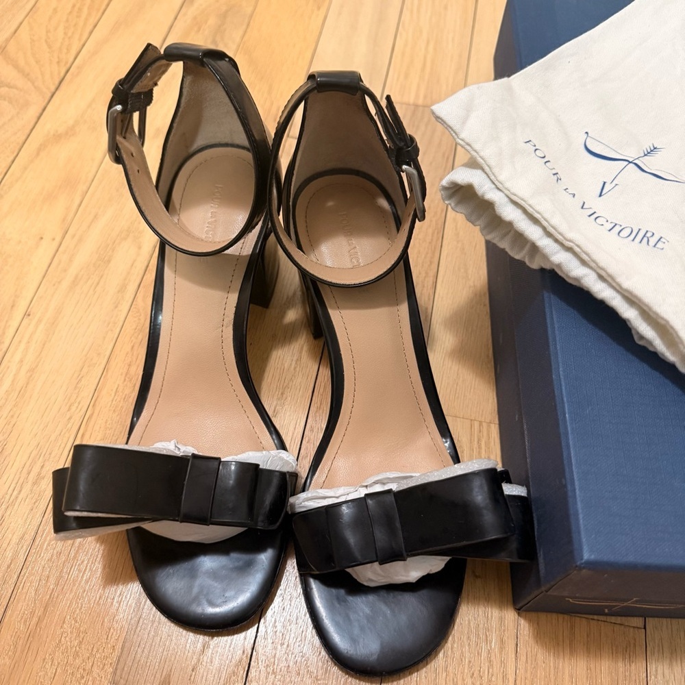 Pour La Victoire Aimee Black Leather Dress Block Heel Sandals Size 7.5 - Picture 2 of 9